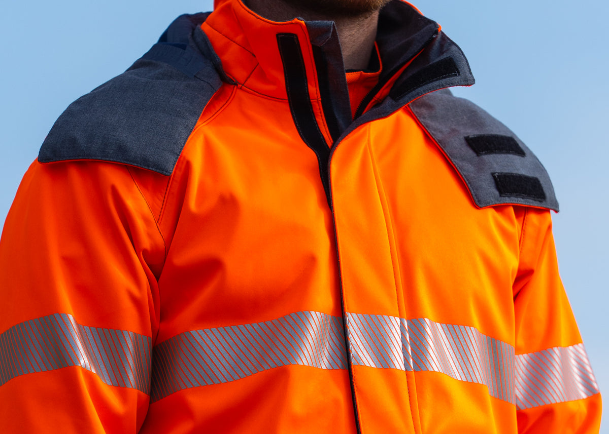 Two-way #8 centre zip, internal storm flap, detachable hood